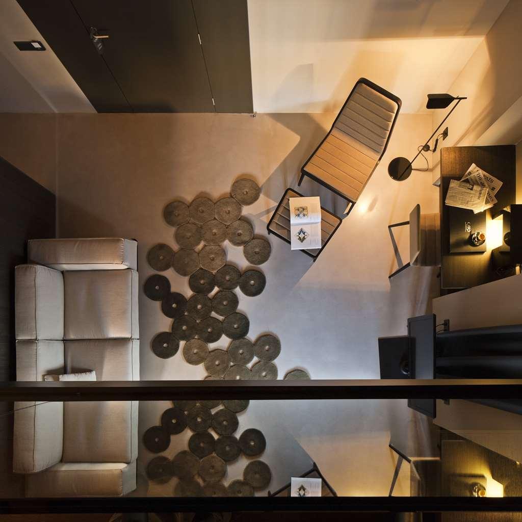 Caro Hotel Βαλένθια Δωμάτιο φωτογραφία The interior of the house