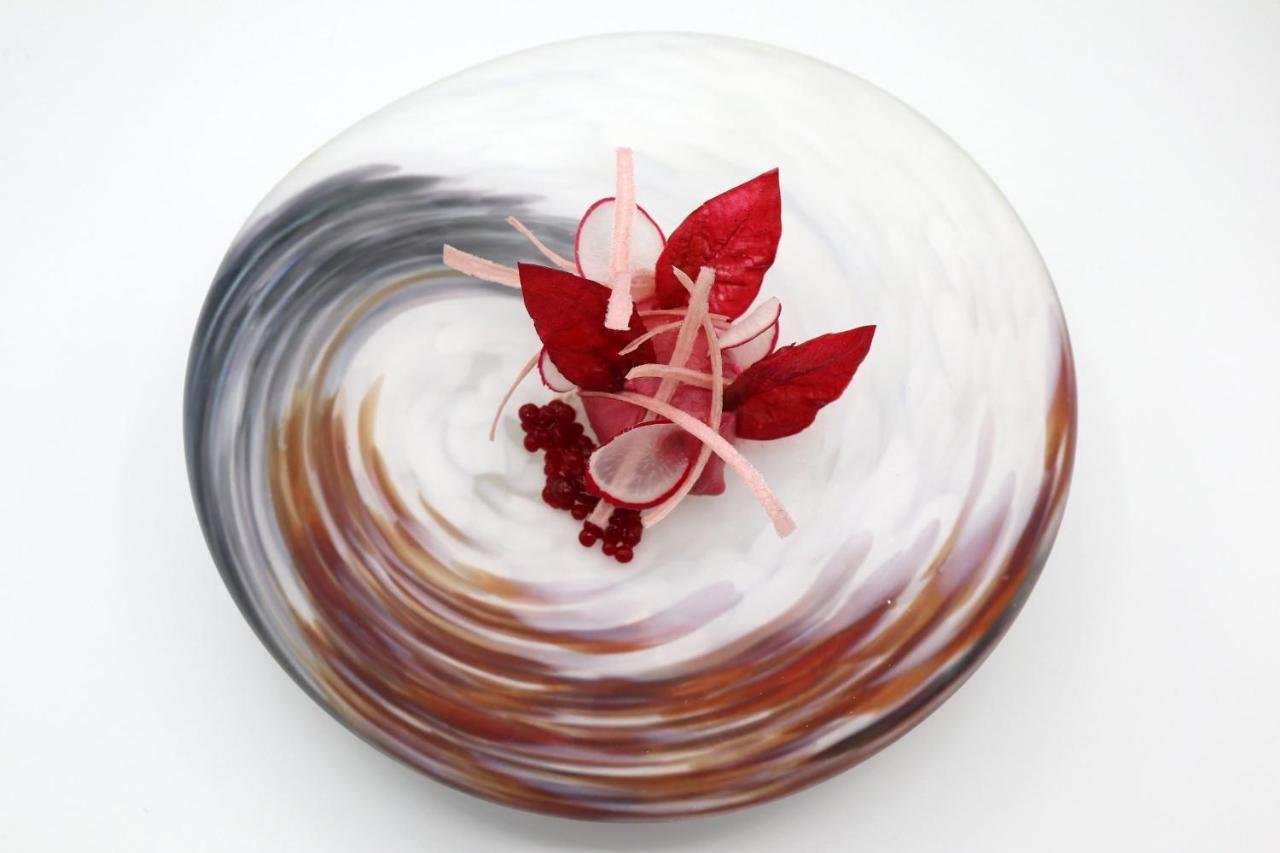 Caro Hotel Βαλένθια Εξωτερικό φωτογραφία A glass sculpture by the artist